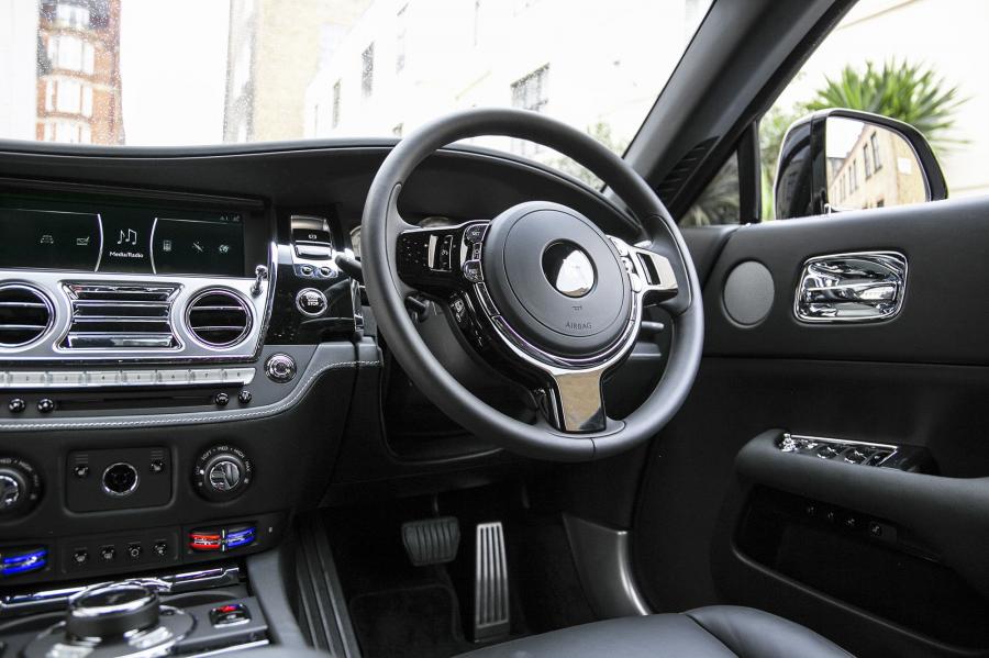 Торпедо Rolls-Royce Wraith by ONYX Concept 2019 года  (фото 22 из 36)